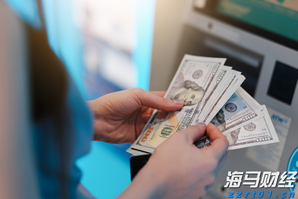 港股开盘 | 港股三大指数普遍低开 机构分析称避险情绪或制约指数上行